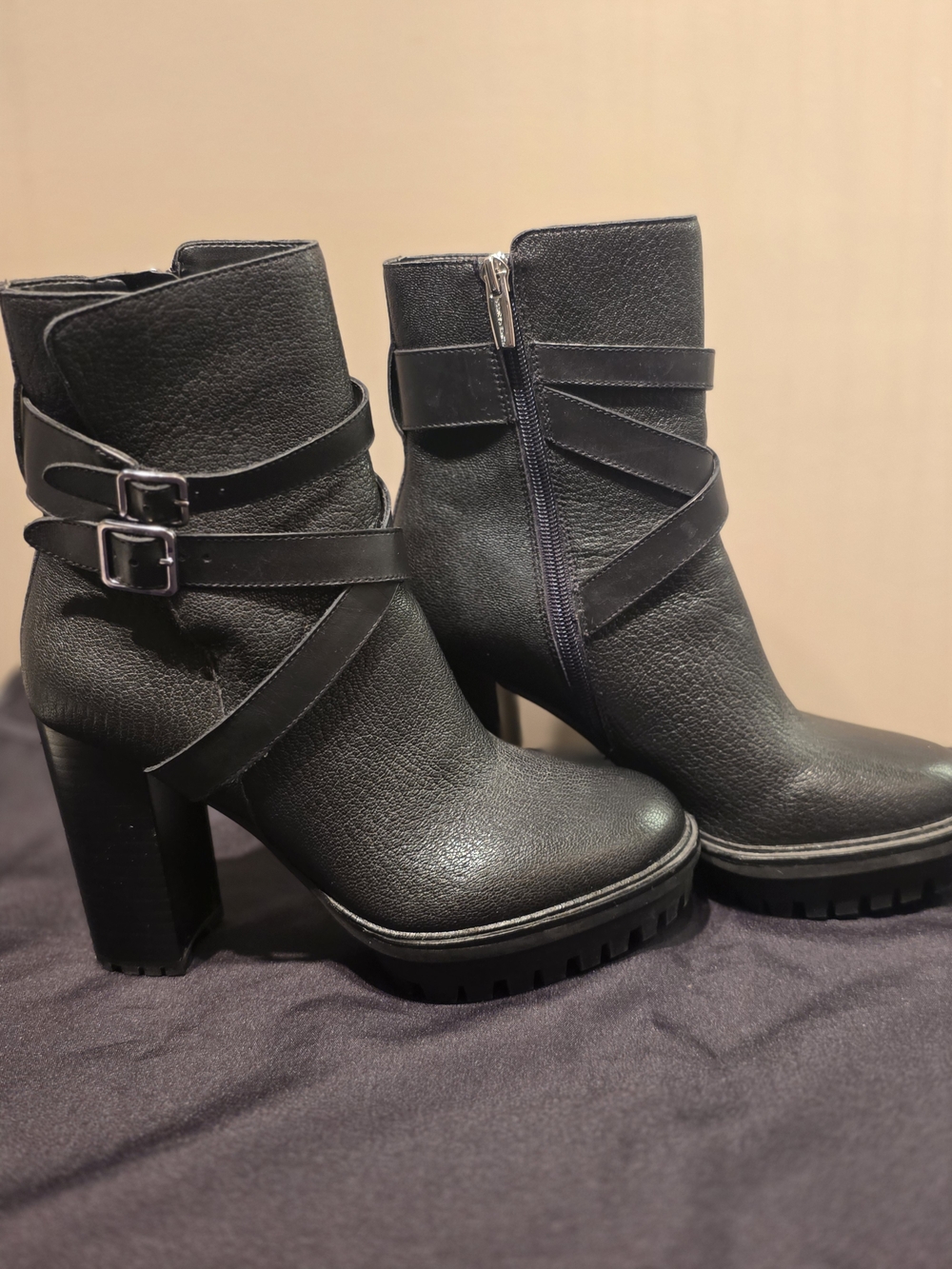 Women’s Black Heeled Ankle Boots with Buckle Straps 7.5